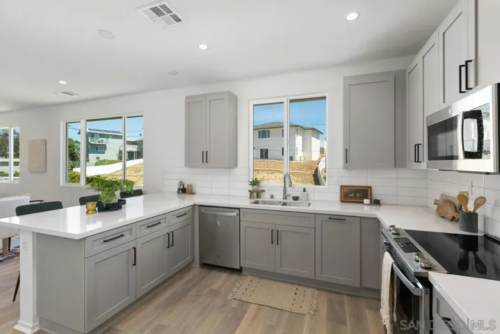 5267 Trinidad Way, San Diego, California 92114