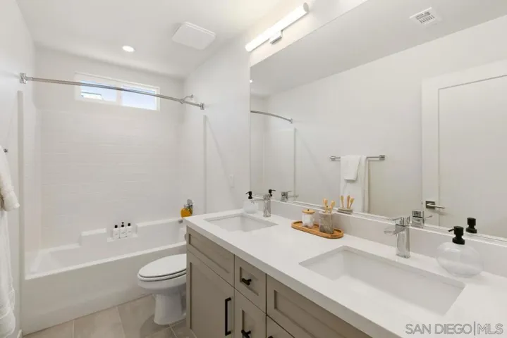 5267 Trinidad Way, San Diego, California 92114