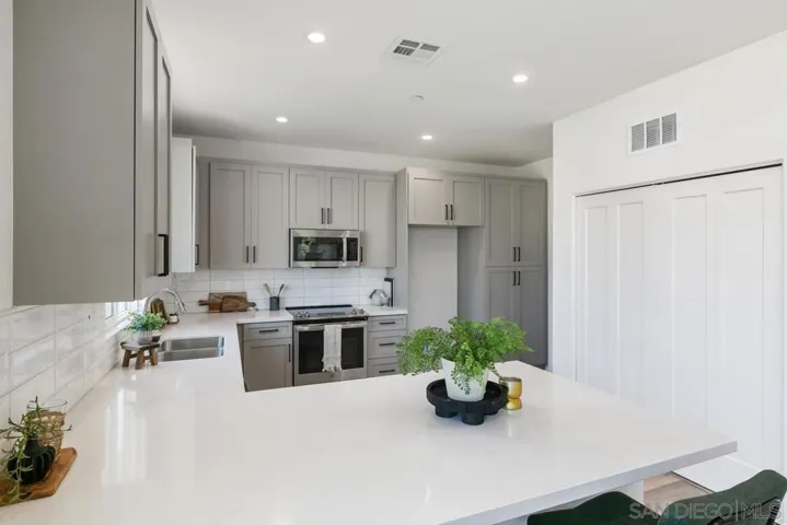 5267 Trinidad Way, San Diego, California 92114
