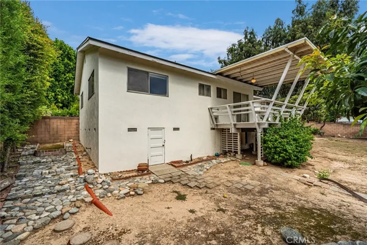 144 E Loma Alta Drive, Altadena, California 91001