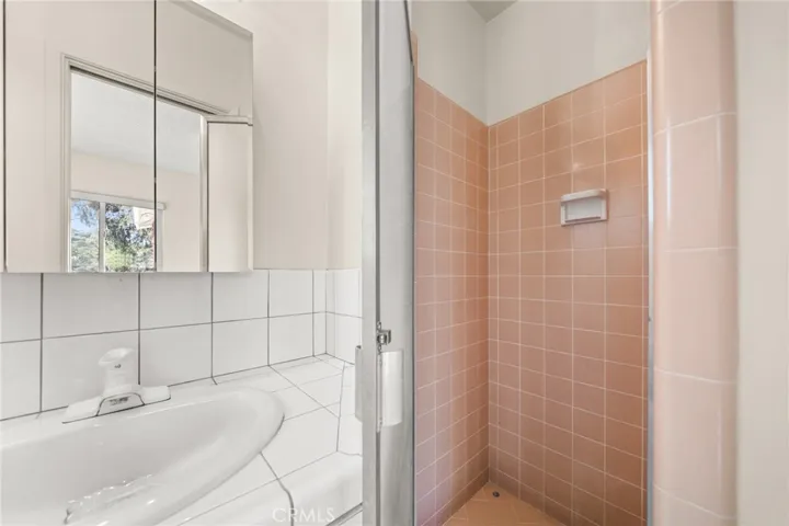 144 E Loma Alta Drive, Altadena, California 91001