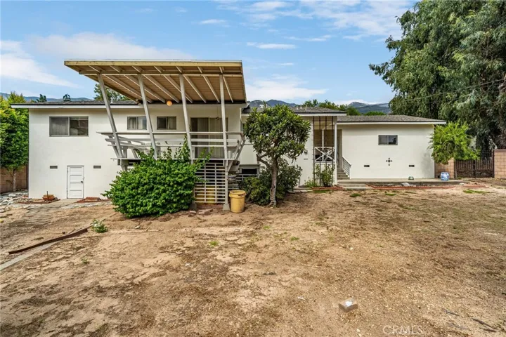 144 E Loma Alta Drive, Altadena, California 91001