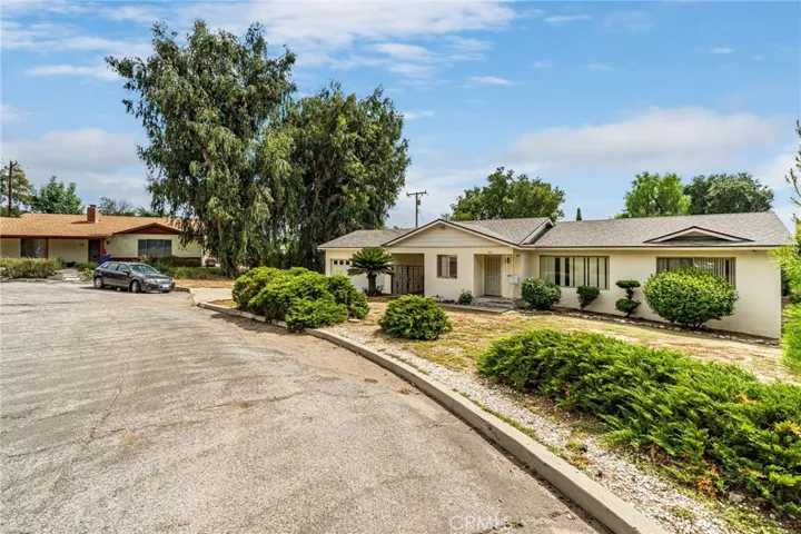 144 E Loma Alta Drive, Altadena, California 91001