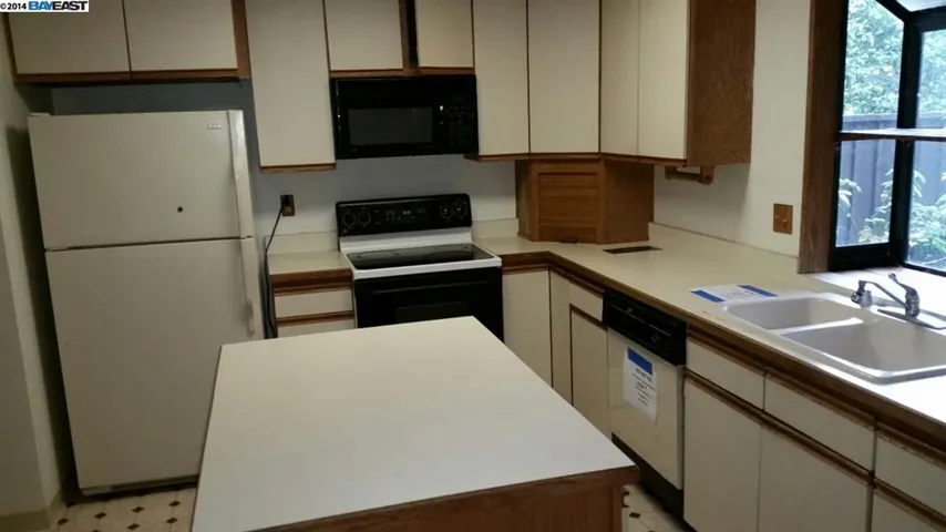 300 Paloma Ter, Fremont, California 94536-2707