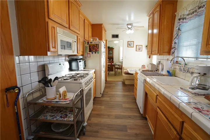 15611 Yermo Street, Whittier, California 90603