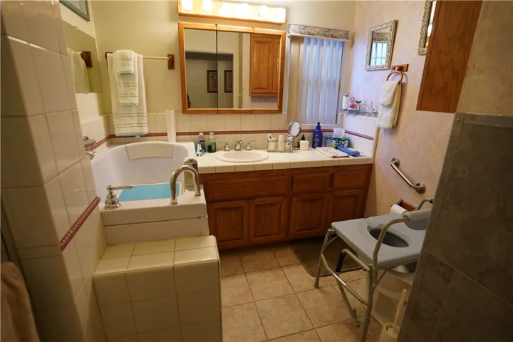 15611 Yermo Street, Whittier, California 90603