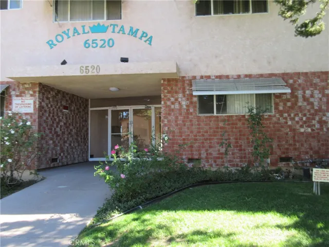 6520 Shirley Avenue Unit 7, Reseda, California 91335