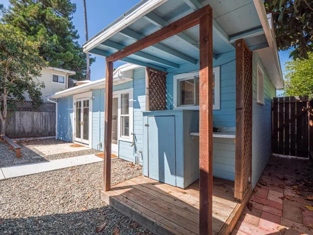 337 Dufour Street, Santa Cruz, California 95060