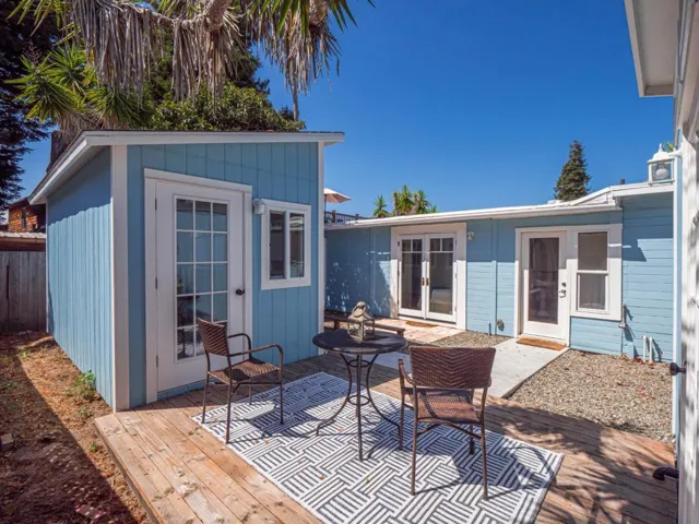 337 Dufour Street, Santa Cruz, California 95060