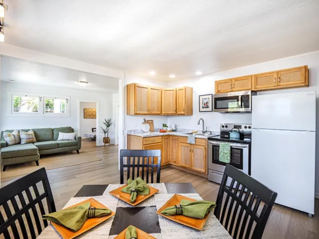 337 Dufour Street, Santa Cruz, California 95060