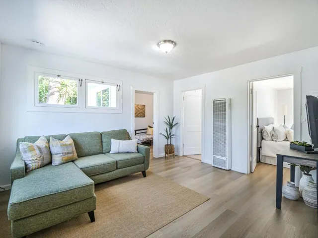 337 Dufour Street, Santa Cruz, California 95060