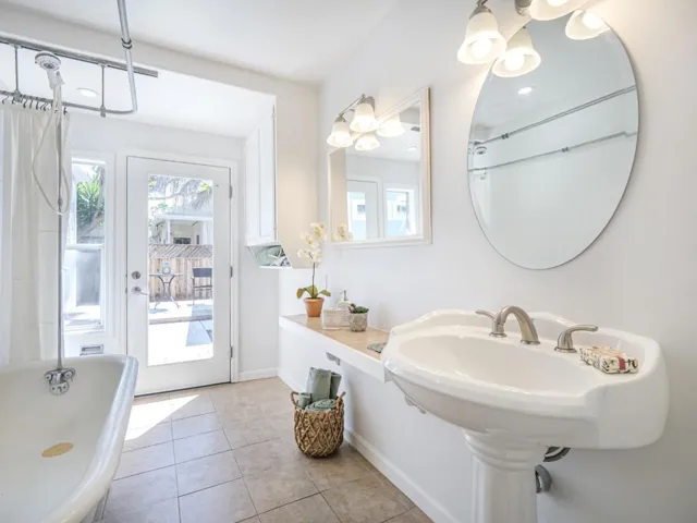 337 Dufour Street, Santa Cruz, California 95060