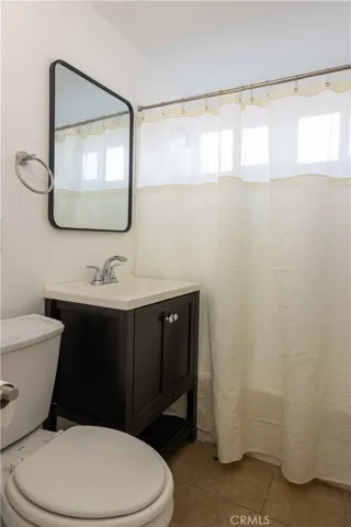 Hallway Full bath