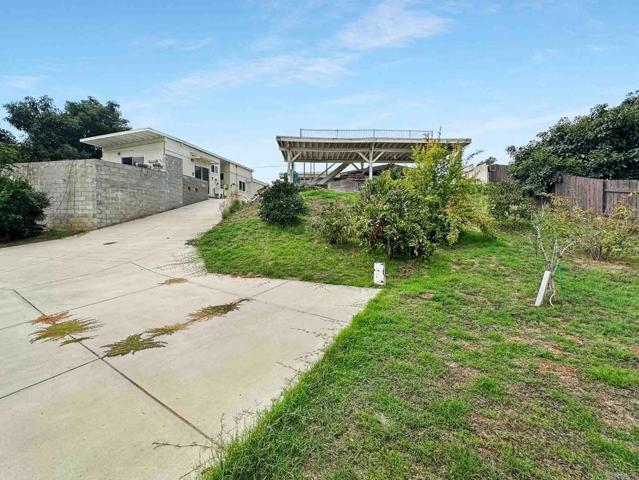 319 Salina Court, Vista, California 92083