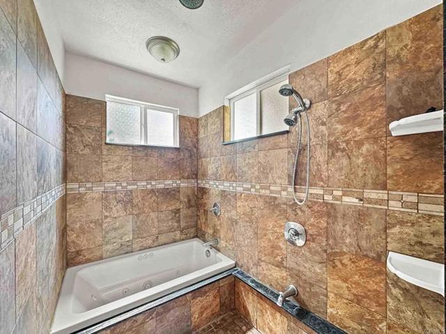 319 Salina Court, Vista, California 92083
