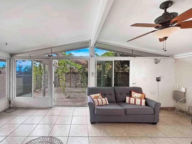 319 Salina Court, Vista, California 92083