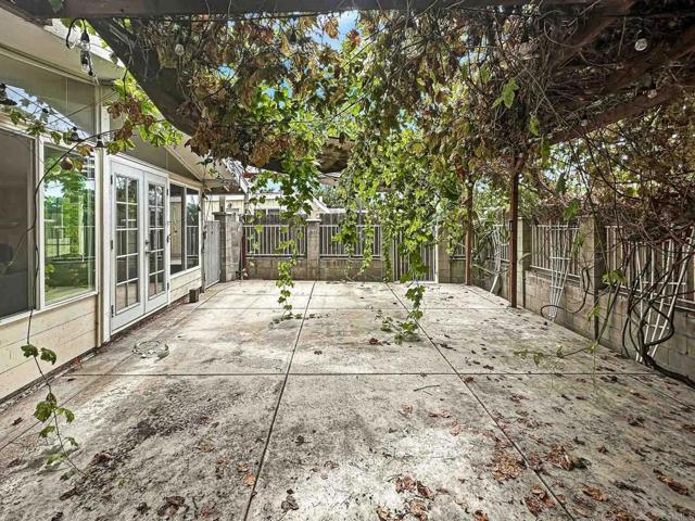 319 Salina Court, Vista, California 92083