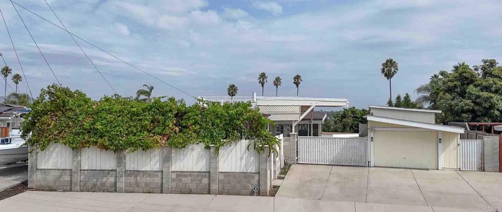 319 Salina Court, Vista, California 92083