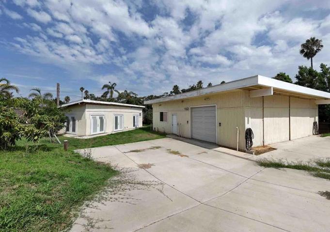319 Salina Court, Vista, California 92083