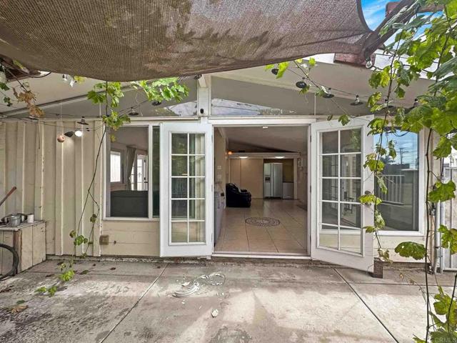 319 Salina Court, Vista, California 92083