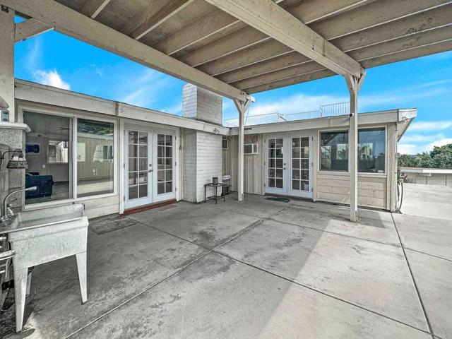 319 Salina Court, Vista, California 92083