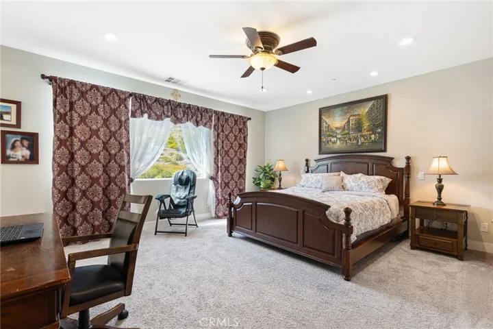 19018 Chestnut Glen Court, Canyon Country, California 91387