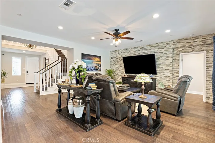 19018 Chestnut Glen Court, Canyon Country, California 91387