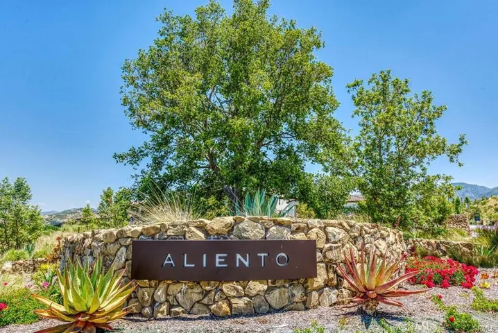 19018 Chestnut Glen Court, Canyon Country, California 91387