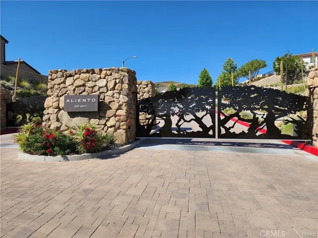 19018 Chestnut Glen Court, Canyon Country, California 91387