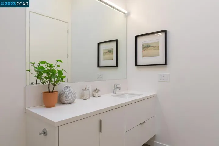 58 Vernon Street, Oakland, California 94610