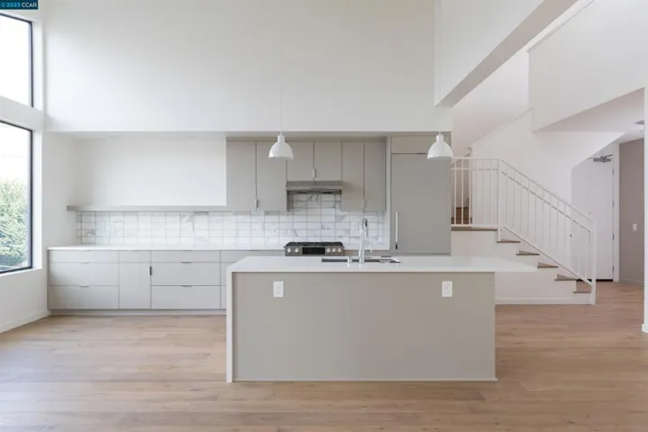 58 Vernon Street, Oakland, California 94610