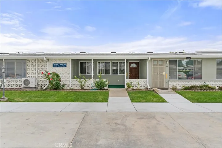 1562 Merion Way Unit 36i, Seal Beach, California 90740