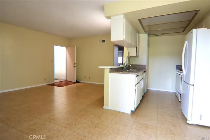 609 S Newhope Street Unit 33, Santa Ana, California 92704