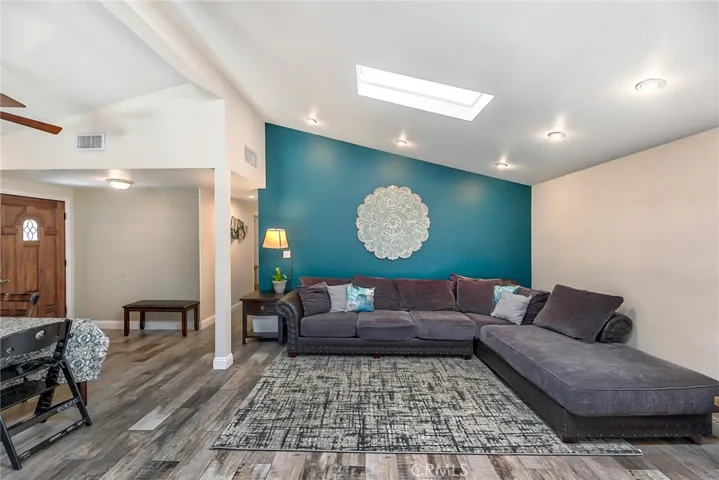 18655 Bainbury Street, Canyon Country, California 91351