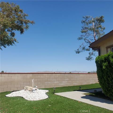 21621 Sandia Road Unit 9, Apple Valley, California 92308
