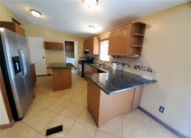 21621 Sandia Road Unit 9, Apple Valley, California 92308