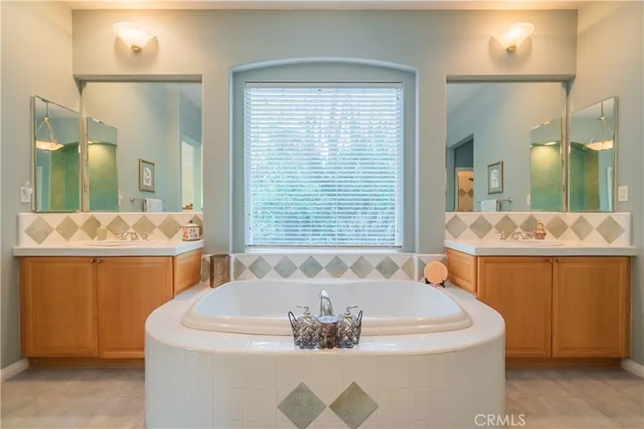 1147 Cooke Avenue, Claremont, California 91711