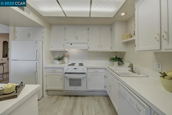 2232 Golden Rain Unit 10, Walnut Creek, California 94595