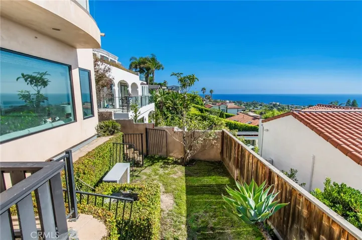 811 Coast View Drive, Laguna Beach, California 92651