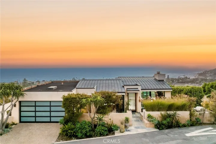 811 Coast View Drive, Laguna Beach, California 92651
