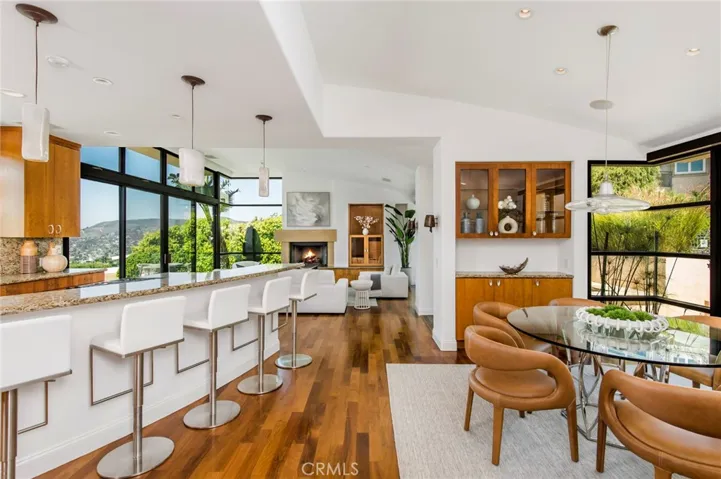 811 Coast View Drive, Laguna Beach, California 92651