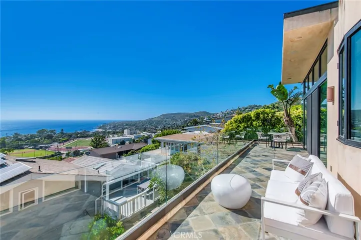 811 Coast View Drive, Laguna Beach, California 92651