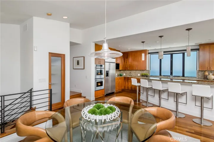 811 Coast View Drive, Laguna Beach, California 92651