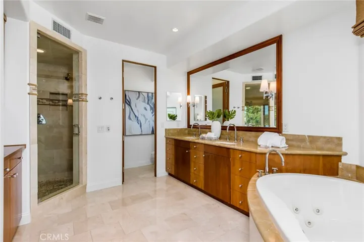 811 Coast View Drive, Laguna Beach, California 92651