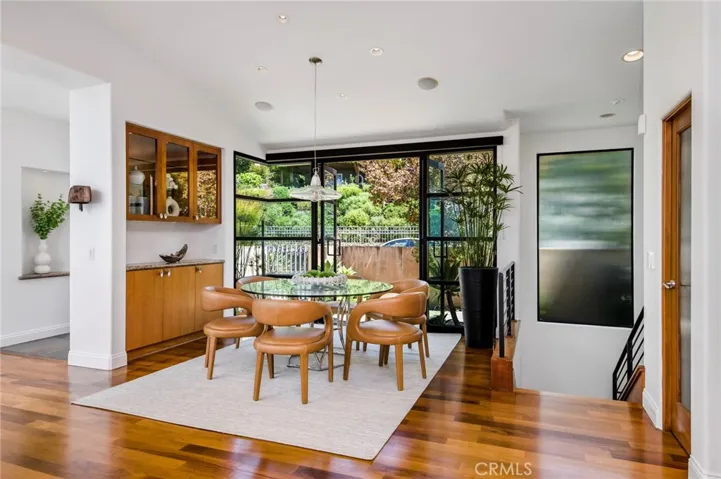811 Coast View Drive, Laguna Beach, California 92651