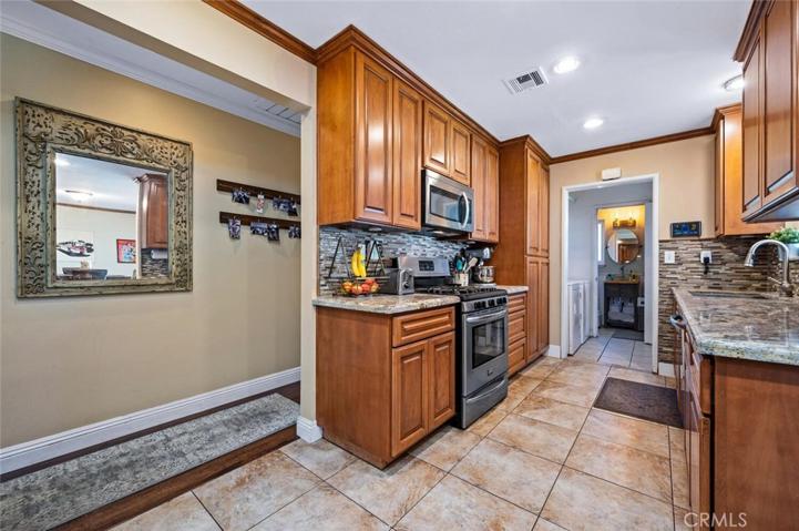 5031 Berryhill Place, Riverside, California 92507