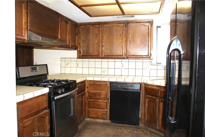 935 N Vista Street, Visalia, California 93292