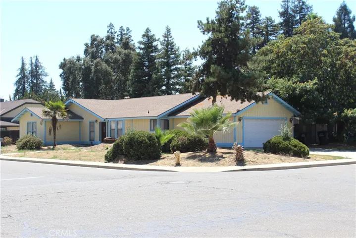935 N Vista Street, Visalia, California 93292