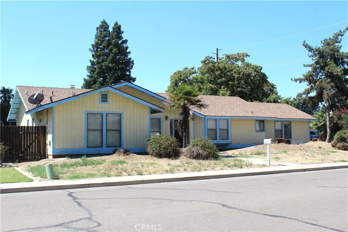 935 N Vista Street, Visalia, California 93292