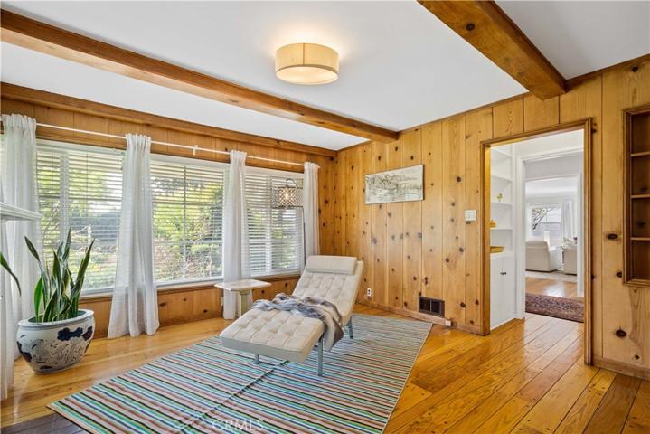 Office room/Bonus Room